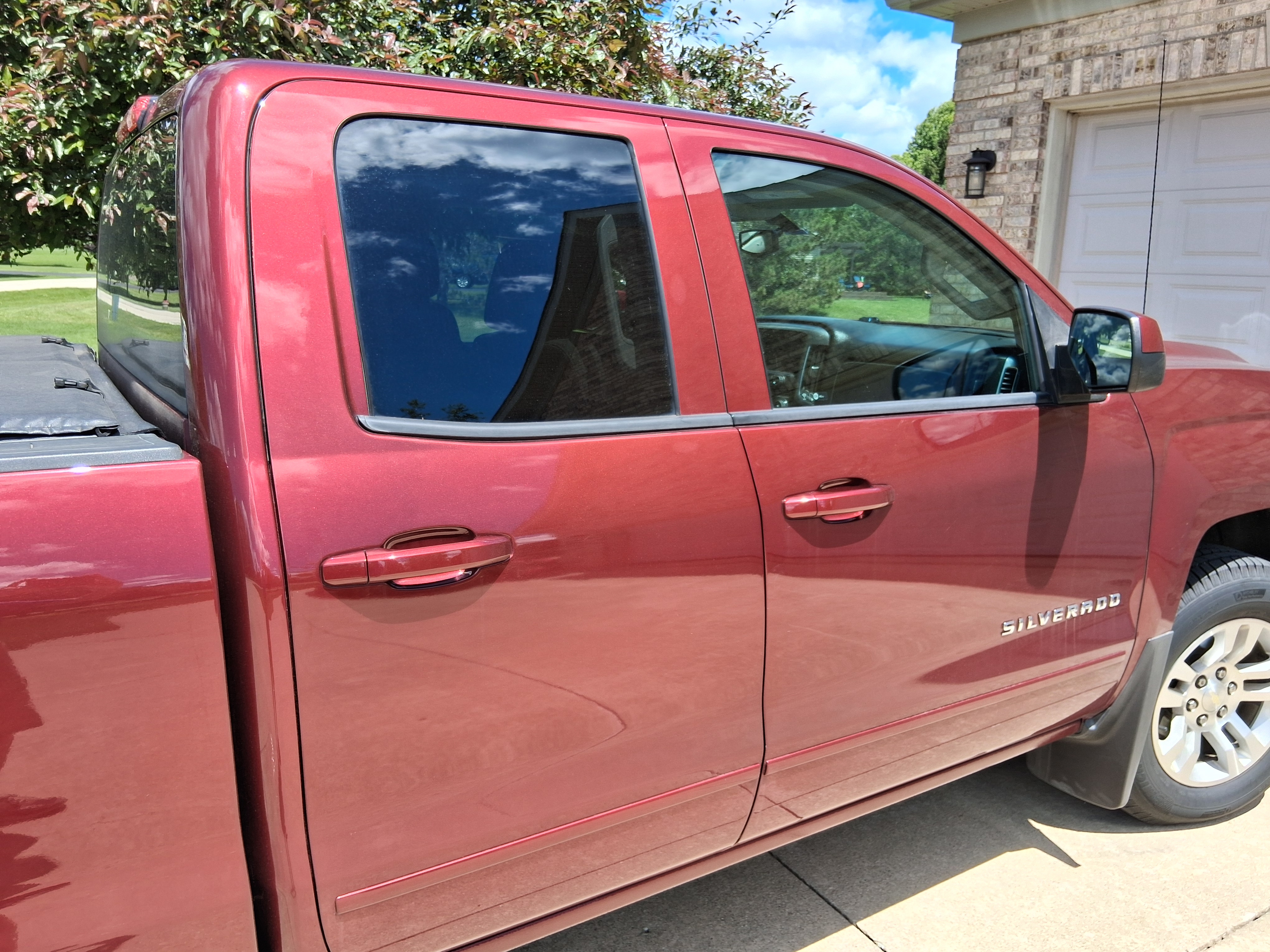 Used 2017 Chevrolet Silverado 1500 LT w/ All Star Edition AWD/4WD image 6