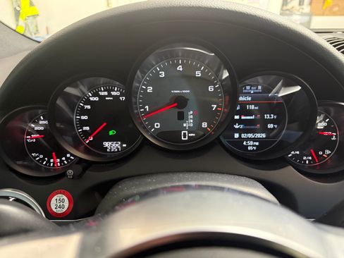 Used 2015 Porsche Cayenne S image 2