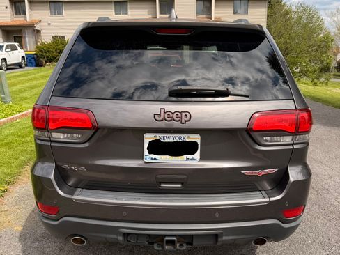 Used 2017 Jeep Grand Cherokee Trailhawk AWD/4WD image 5