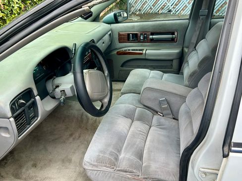 Used 1994 Chevrolet Caprice Classic image 10