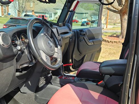 Used 2017 Jeep Wrangler Unlimited Sport image 6