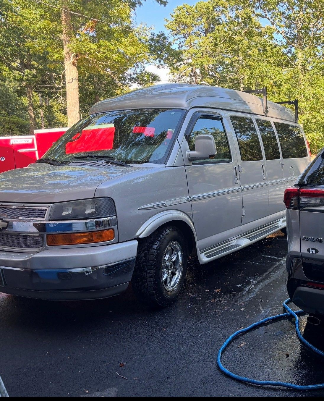 Used 2010 Chevrolet Express 1500 w/ Preferred Equipment Group RWD image 12