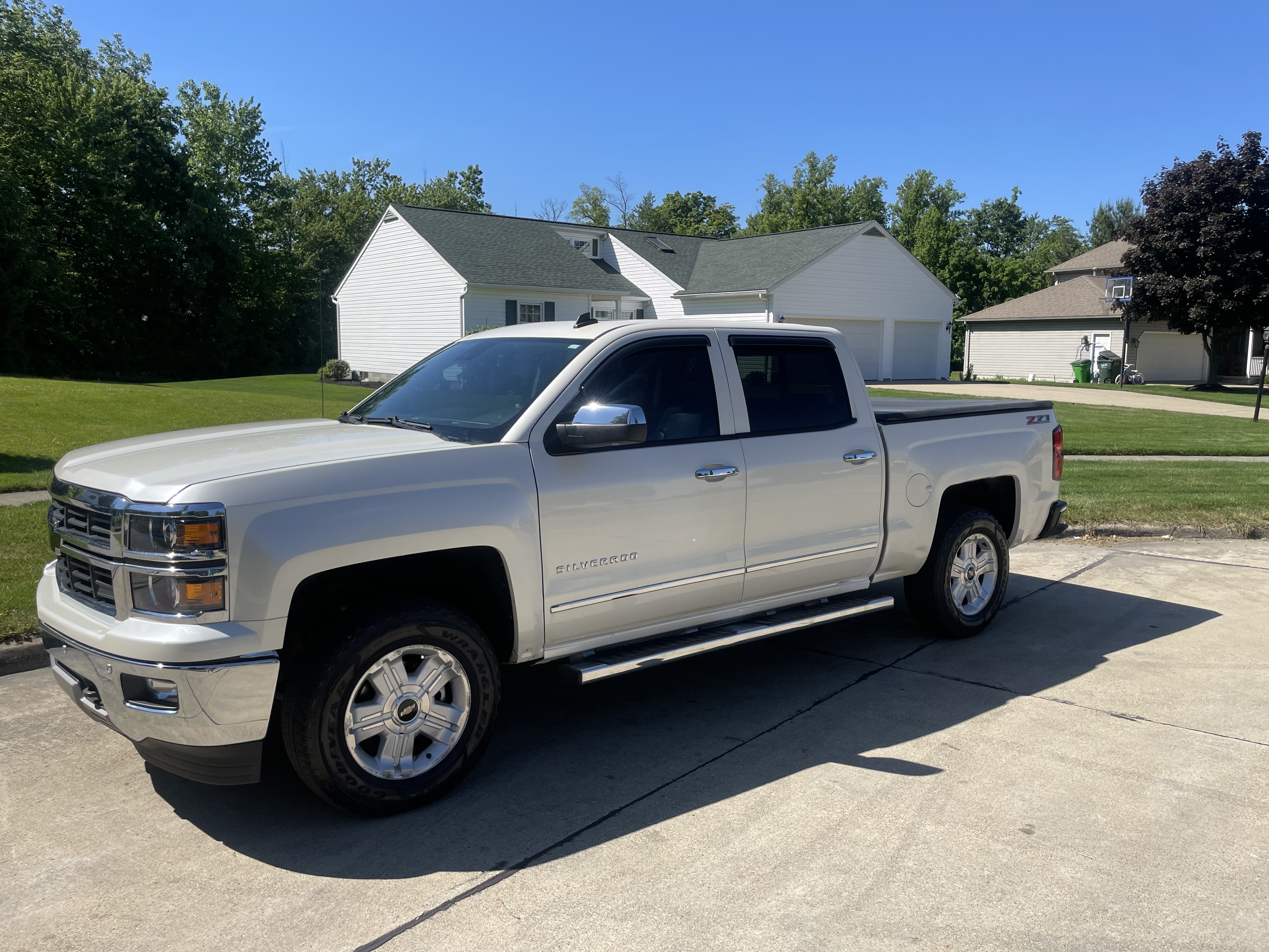 Used 2014 Chevrolet Silverado 1500 LTZ Z71 w/ LTZ Plus Package AWD/4WD image 12