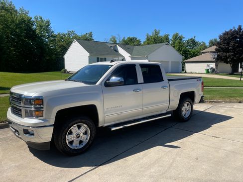 Used 2014 Chevrolet Silverado 1500 LTZ Z71 w/ LTZ Plus Package AWD/4WD image 12