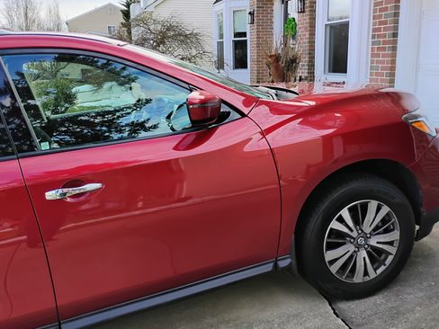 Used 2017 Nissan Pathfinder S image 4