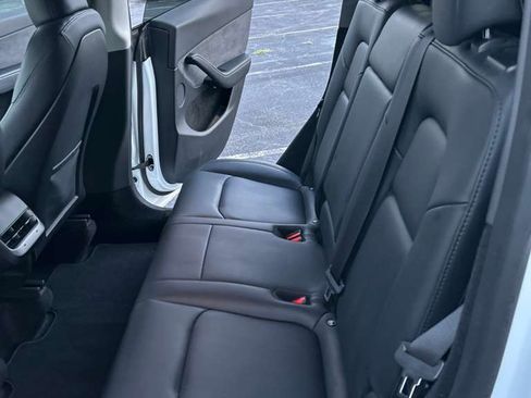 Used 2023 Tesla Model Y Long Range image 11