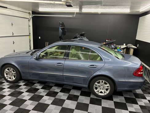 Used 2006 Mercedes-Benz E 320 E 320 CDI Sedan 4D image 1