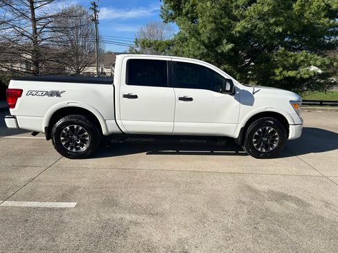 Used 2018 Nissan Titan PRO-4X image 4