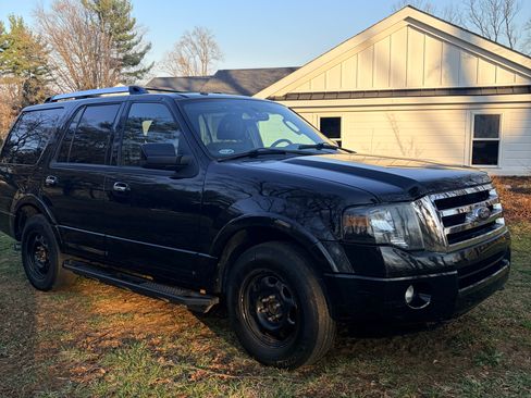 Used 2013 Ford Expedition Limited image 2