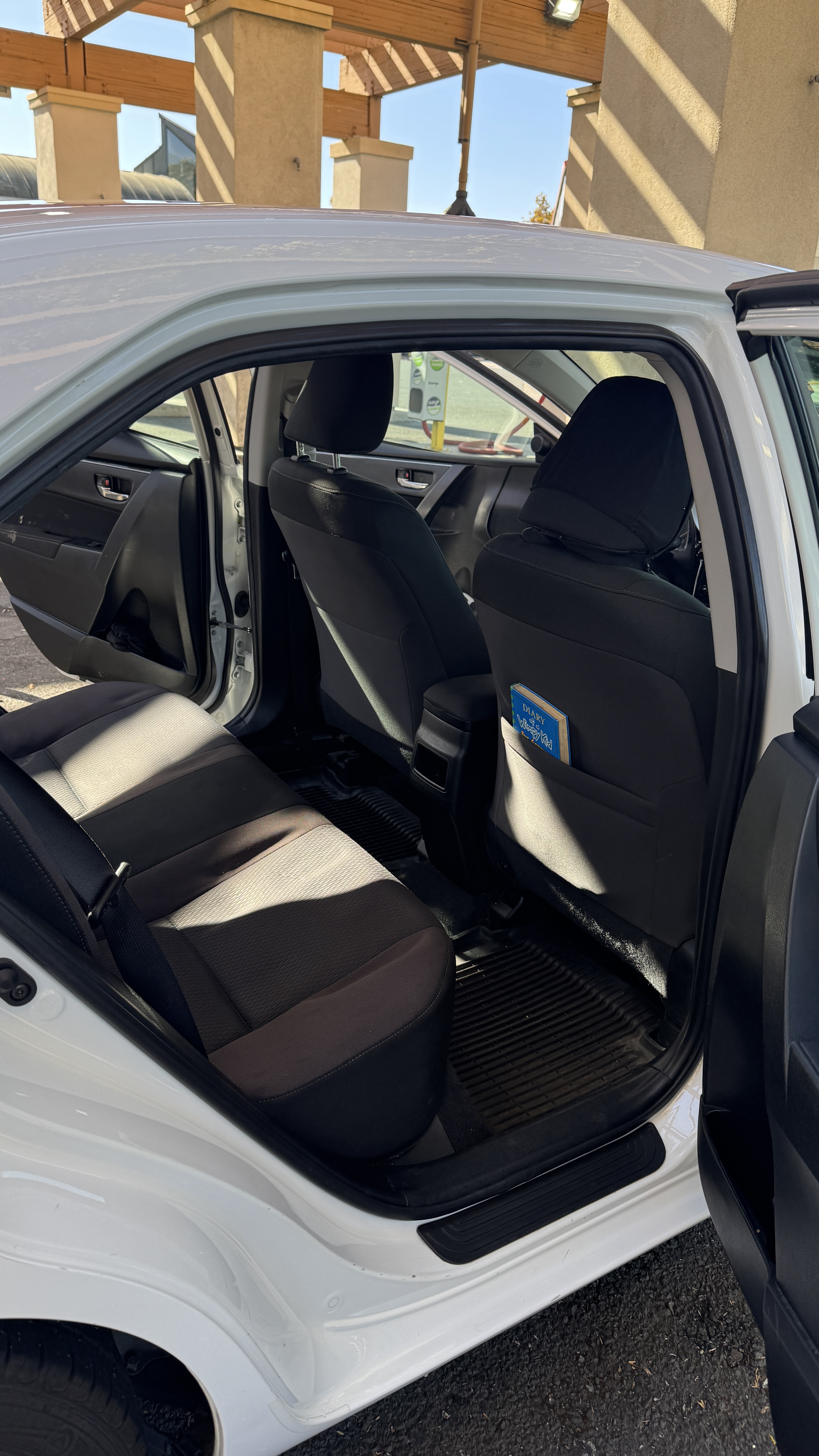Used 2019 Toyota Corolla LE FWD image 13