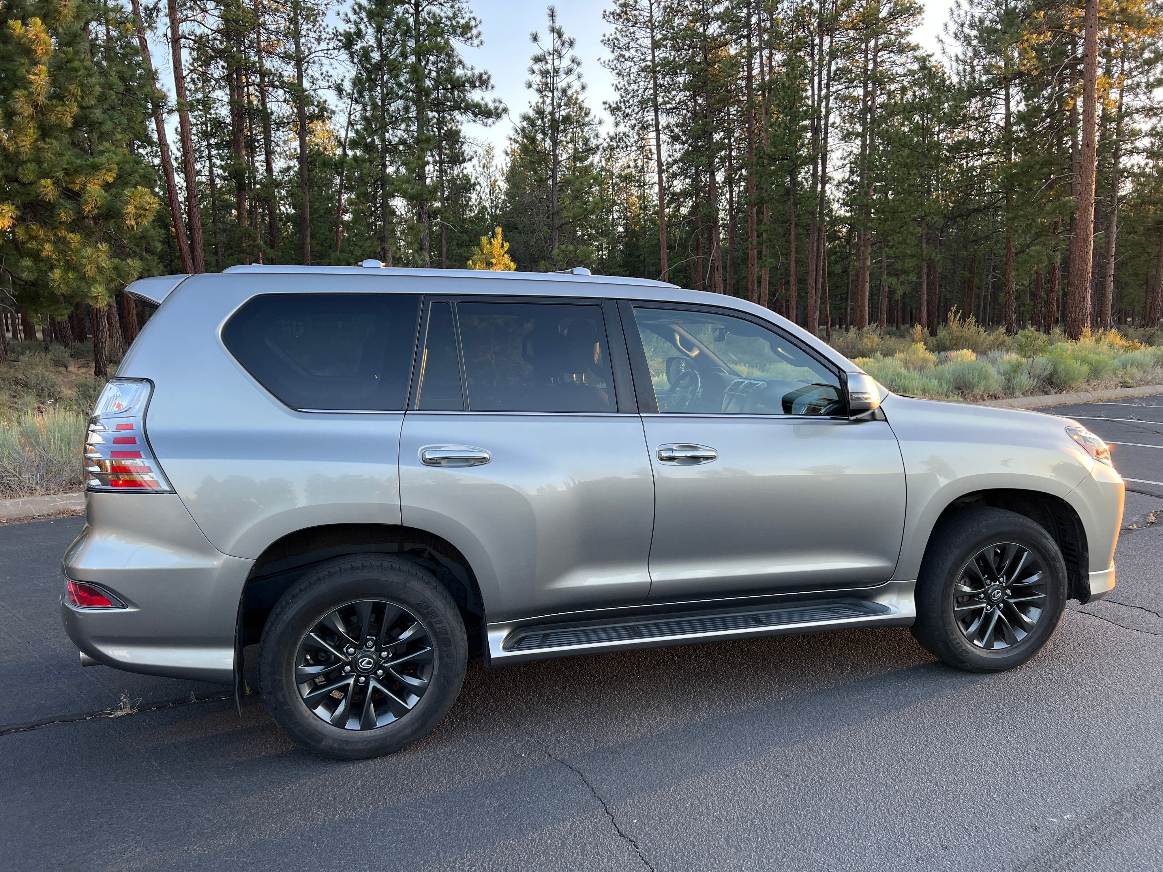 Used 2021 Lexus GX 460 Premium w/ Premium Package AWD/4WD image 10