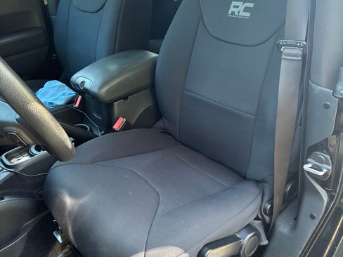 Used 2014 Jeep Wrangler Sport AWD/4WD image 16