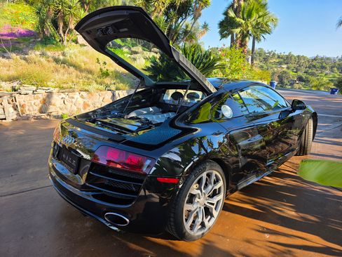 Used 2011 Audi R8 V10 image 12