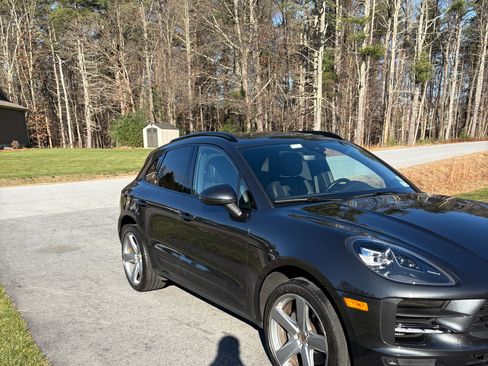 Used 2020 Porsche Macan S image 4