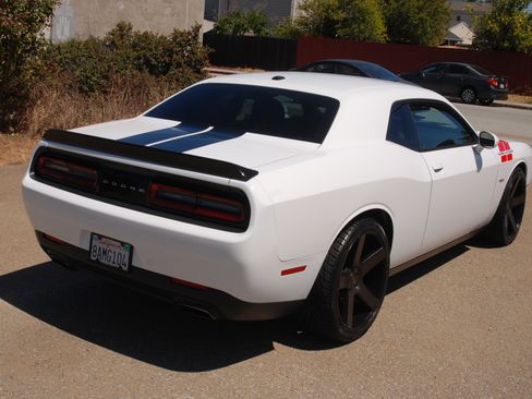 Used 2016 Dodge Challenger SXT RWD image 15