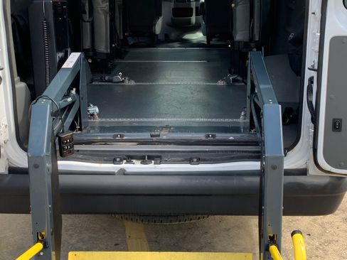 Used 2009 Ford E-250 and Econoline 250 Extended image 2