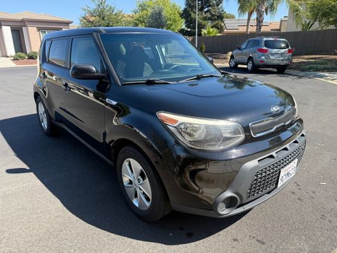 Used 2016 Kia Soul image 1