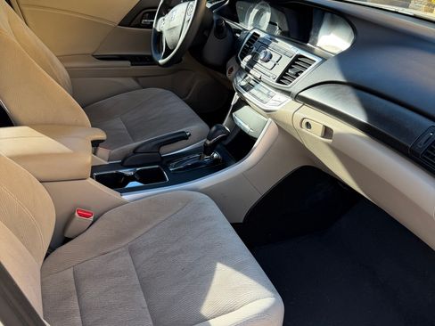 Used 2014 Honda Accord EX image 10
