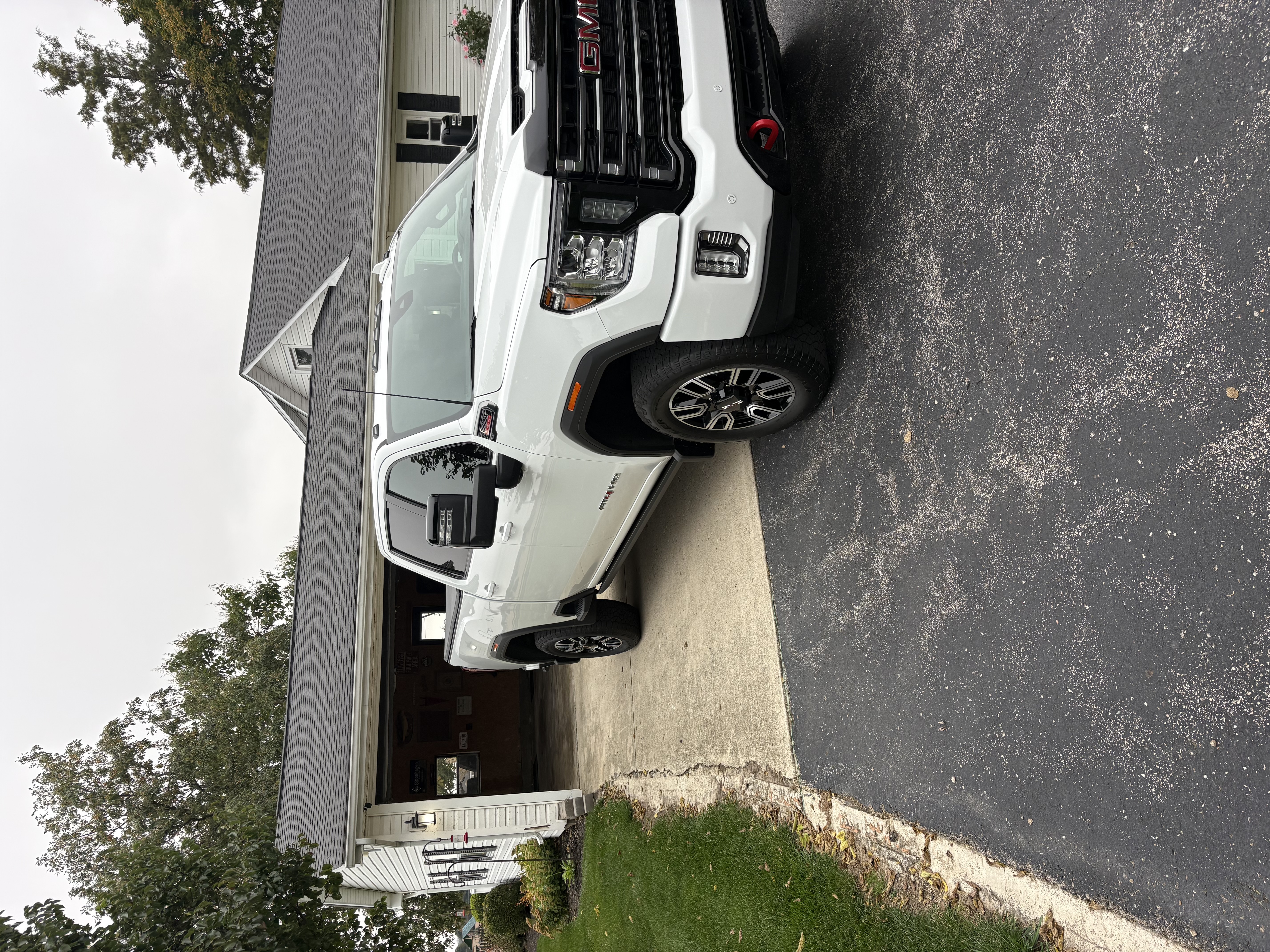 Used 2023 GMC Sierra 3500 AT4 w/ AT4 Premium Plus Package AWD/4WD image 6