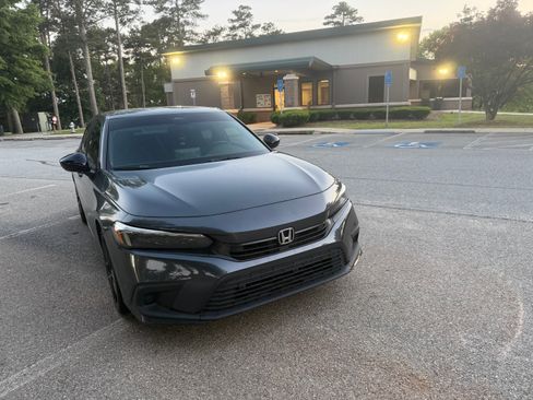 Used 2022 Honda Civic Sport image 2