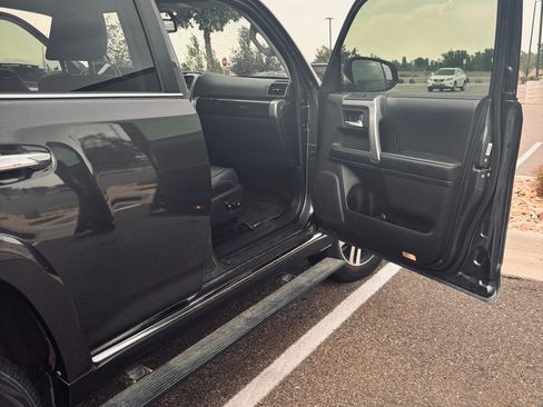 Used 2017 Toyota 4Runner Limited AWD/4WD image 19