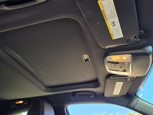 Used 2015 Dodge Charger SRT Hellcat image 13