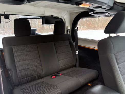 Used 2012 Jeep Wrangler Sport image 9