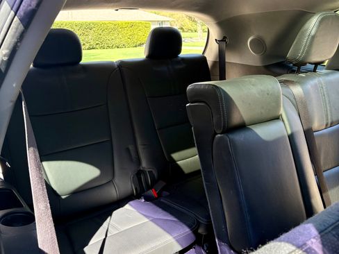 Used 2011 Kia Sorento SX image 8