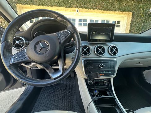 Used 2016 Mercedes-Benz GLA 250 image 9