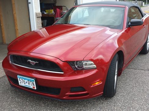 Used 2013 Ford Mustang Convertible image 6