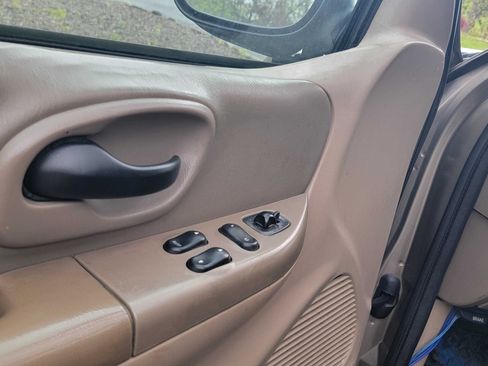 Used 2001 Ford F150 4x4 SuperCab image 13