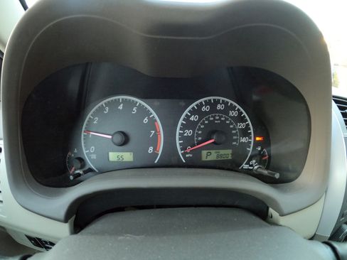 Used 2010 Toyota Corolla LE image 4