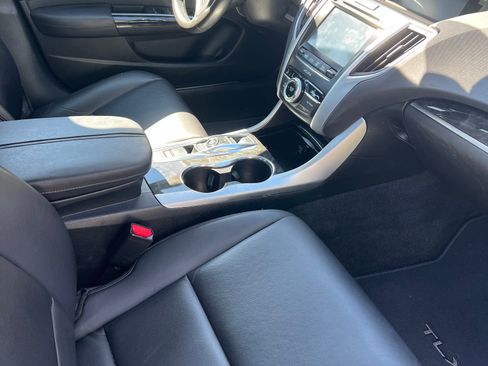 Used 2018 Acura TLX V6 image 9