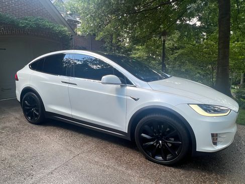 Used 2020 Tesla Model X Long Range image 6