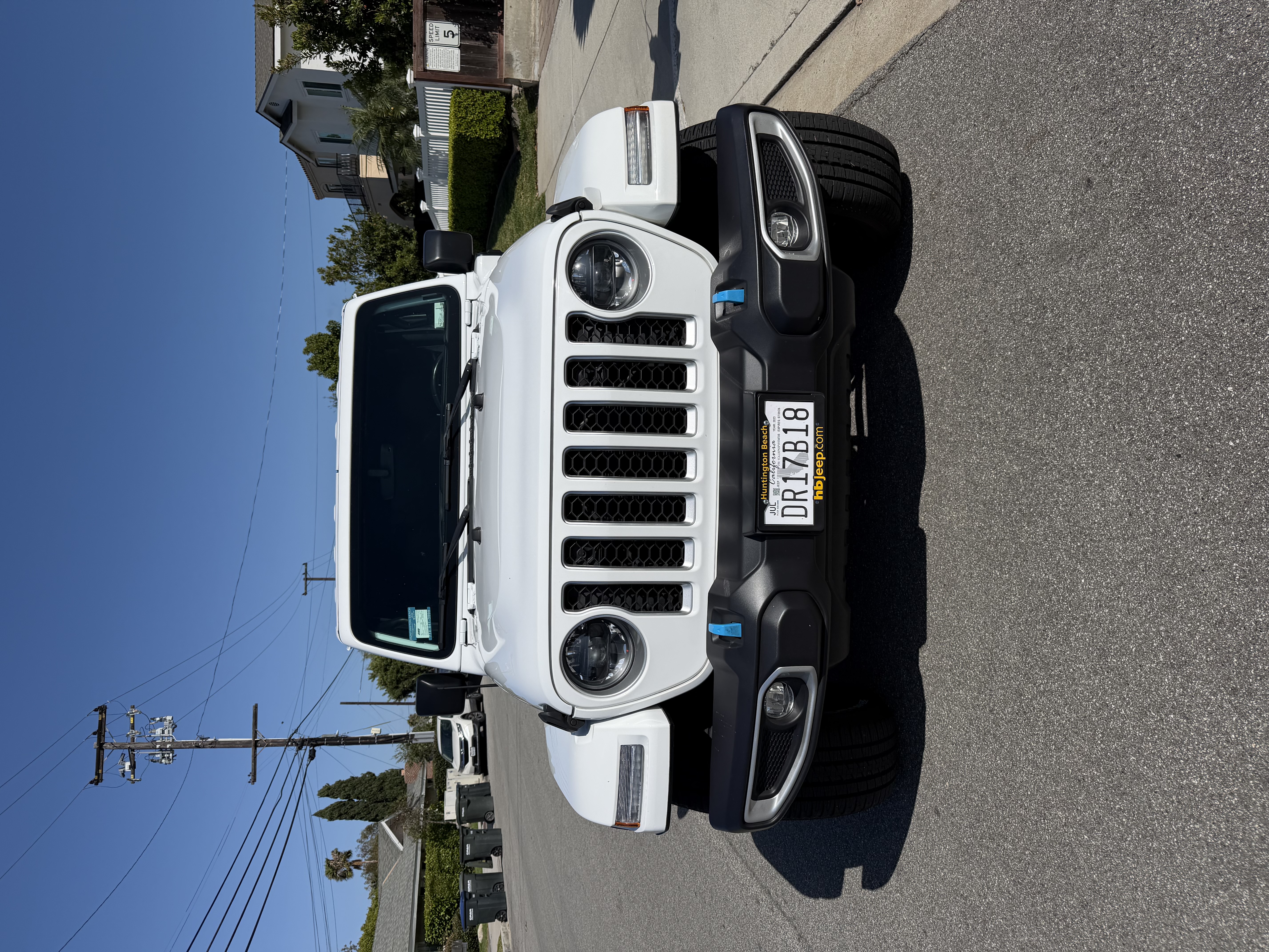 Used 2023 Jeep Wrangler Unlimited Sahara w/ Cold Weather Group AWD/4WD image 4