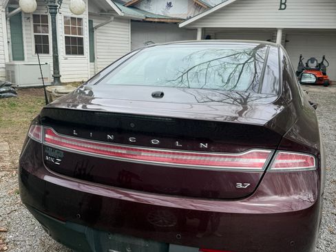 Used 2013 Lincoln MKZ image 11
