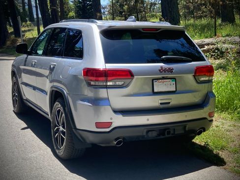 Used 2018 Jeep Grand Cherokee Trailhawk AWD/4WD image 14