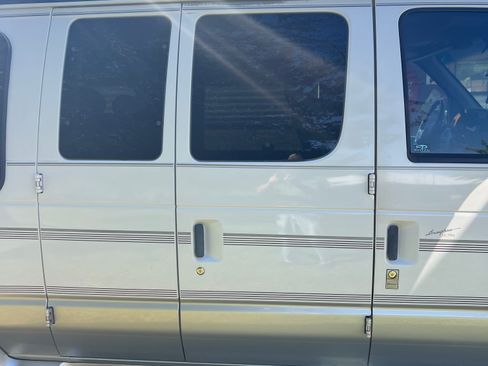 Used 1999 Ford E-250 and Econoline 250 Extended image 4