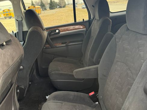 Used 2011 Buick Enclave CX w/ Driver Confidence Package image 5