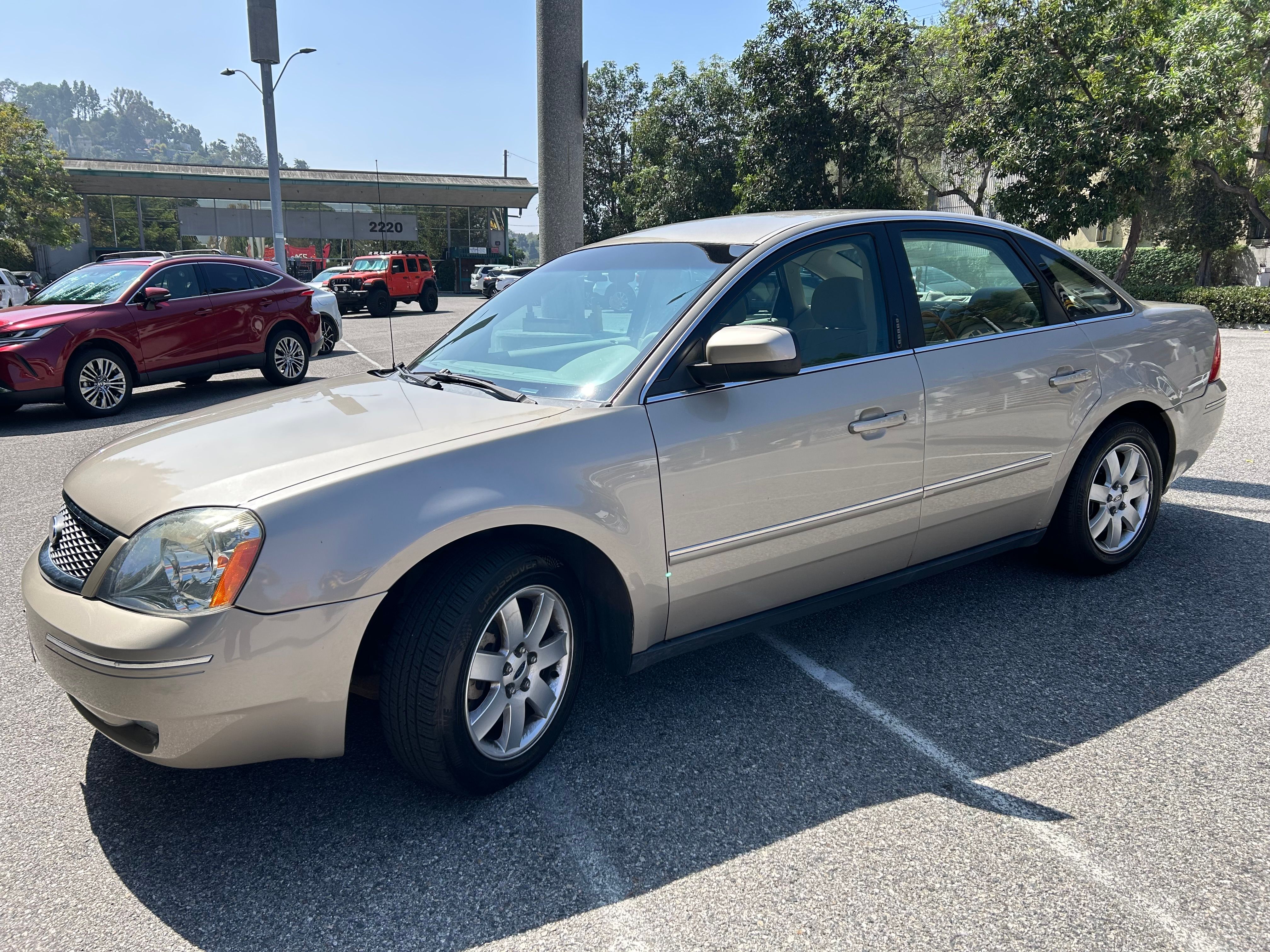 Used 2005 Ford Five Hundred SEL AWD/4WD image 1