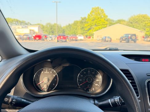 Used 2017 Kia Forte LX FWD image 11