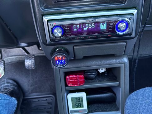 Used 1993 Ford Festiva L image 15