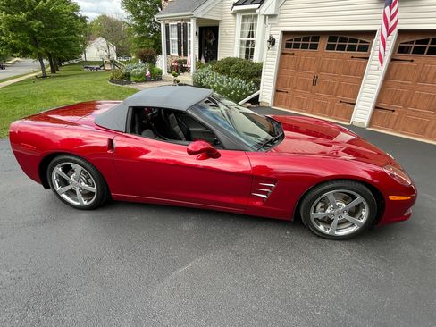 Used 2010 Chevrolet Corvette Convertible w/ Preferred Equipment Group RWD image 9