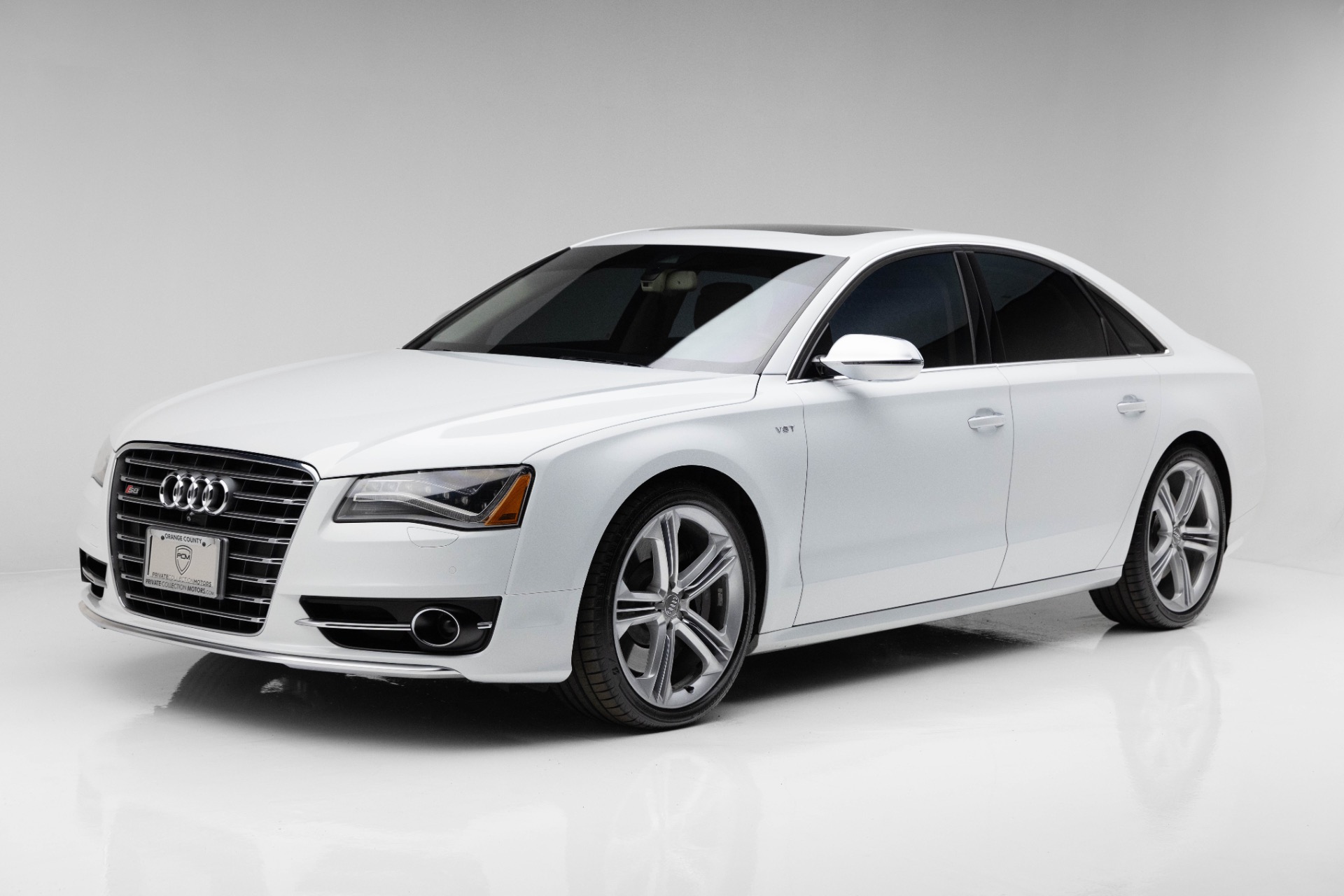 Used 2013 Audi S8 AWD/4WD image 24