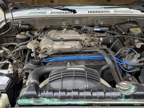 Used 1993 Toyota Pickup Deluxe image 17