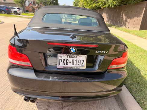 Used 2013 BMW 128i Convertible RWD image 2