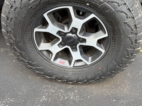 Used 2008 Jeep Wrangler Rubicon w/ Dual Top Group AWD/4WD image 13