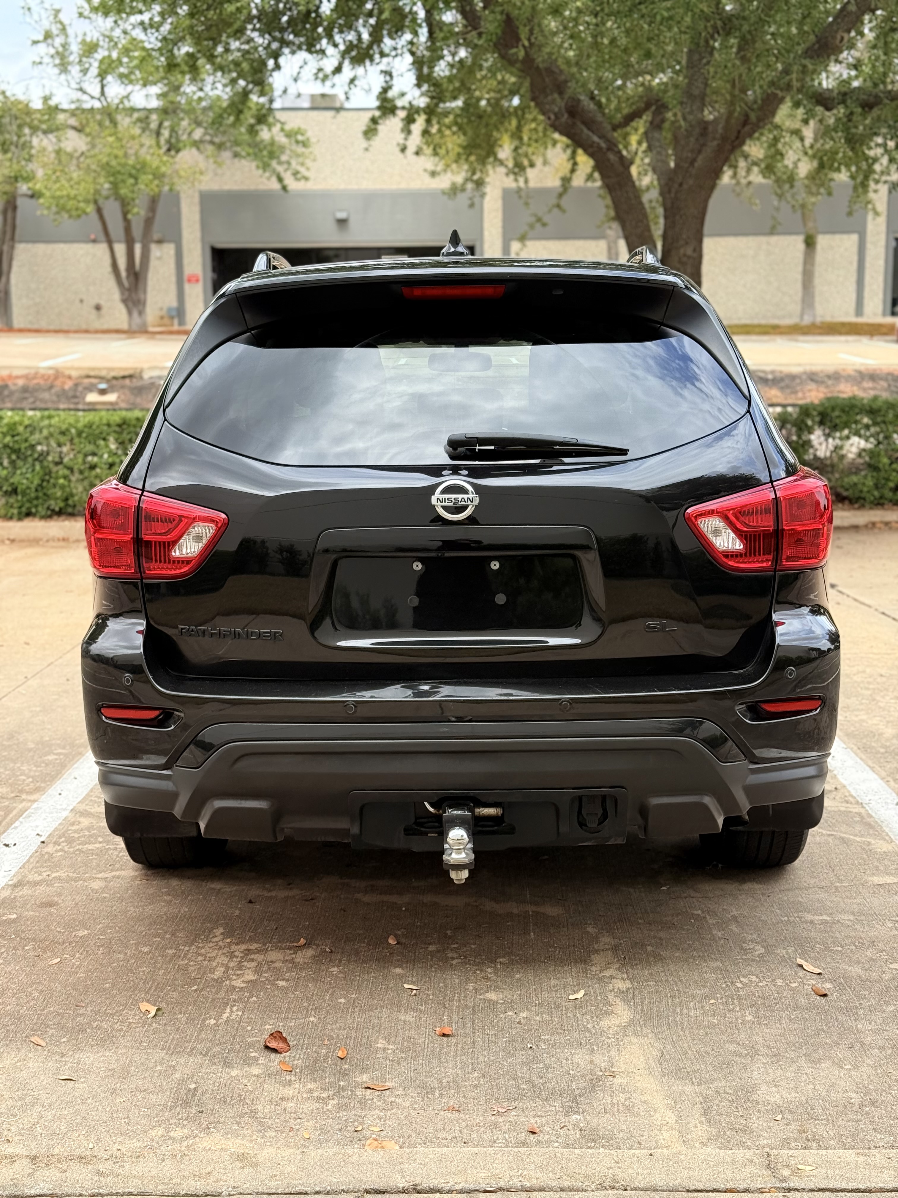 Used 2020 Nissan Pathfinder SL FWD image 8