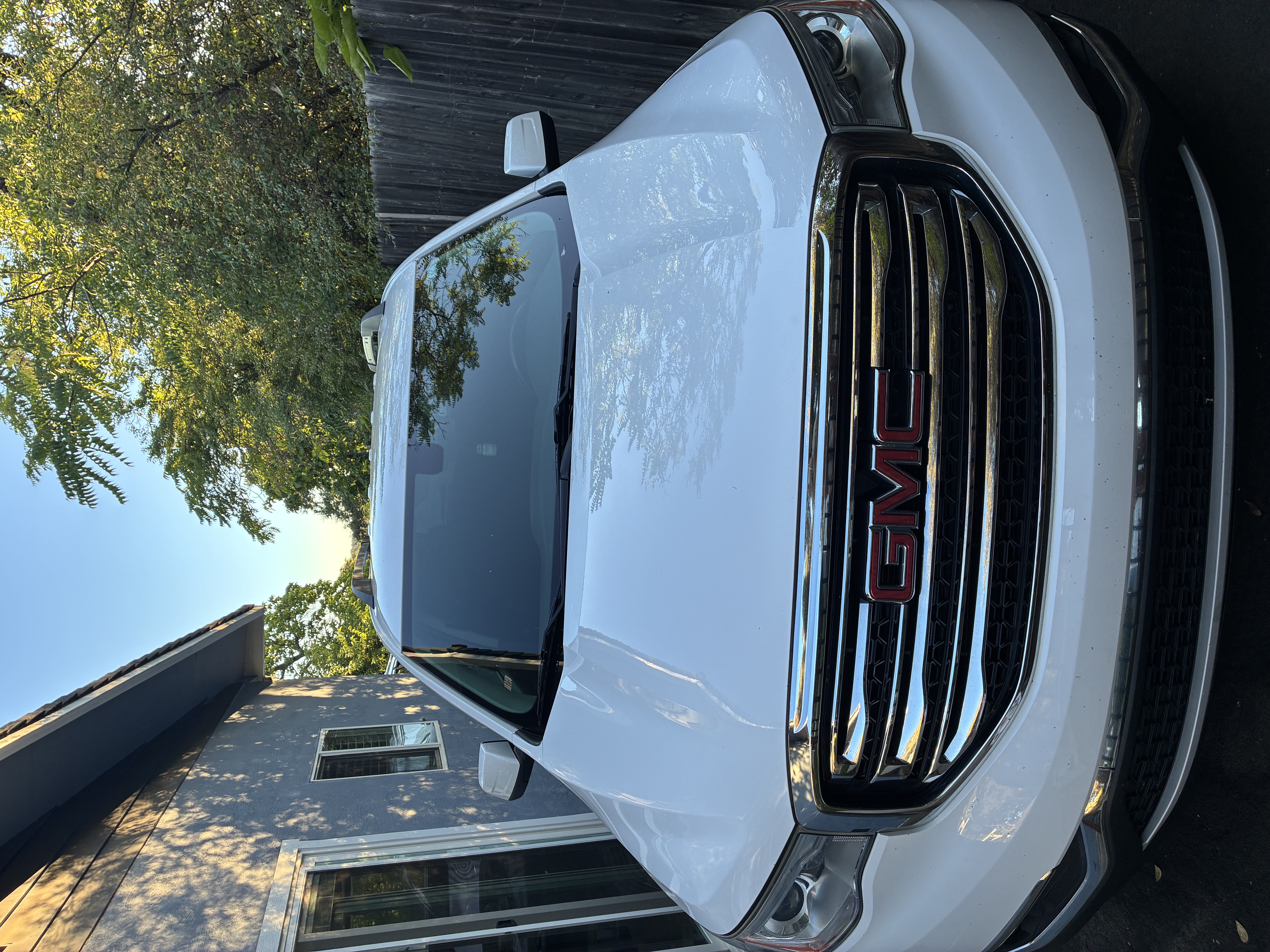 Used 2019 GMC Acadia SLE FWD image 1