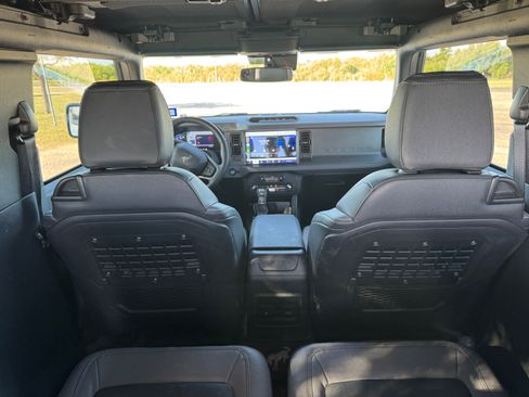 Used 2024 Ford Bronco Big Bend w/ Sasquatch Package AWD/4WD image 17